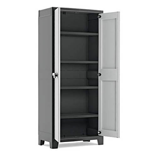 Armario Keter Titan con las puertas abiertas y certificado TÜV GS y fabricado con 70% de material reciclado