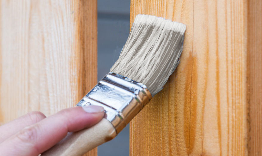 Barnizado y mantenimiento de la madera en exterior