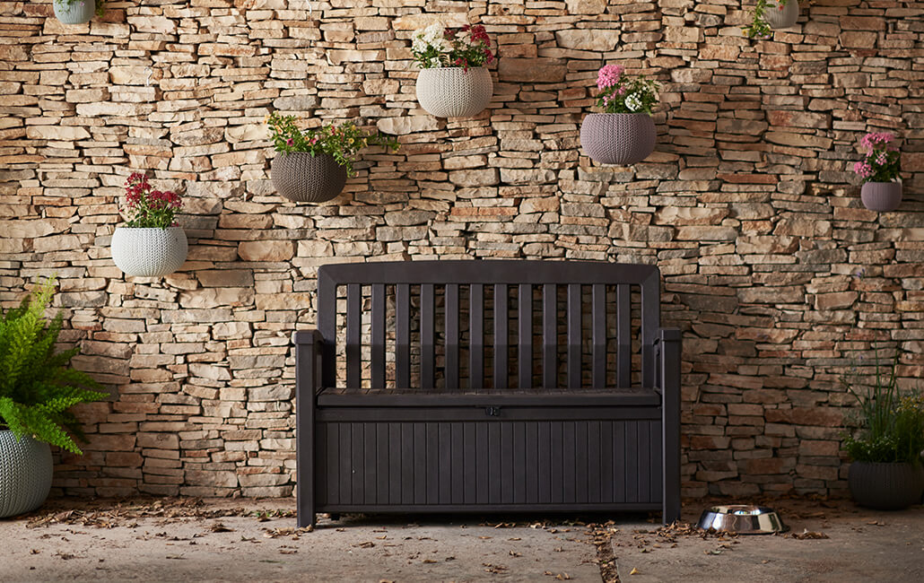Banco con almacenamiento para exterior Patio Bench. 227 litros, marrón Espresso Baúl, 63.5 x 132.7 x 89.5 cm. Keter