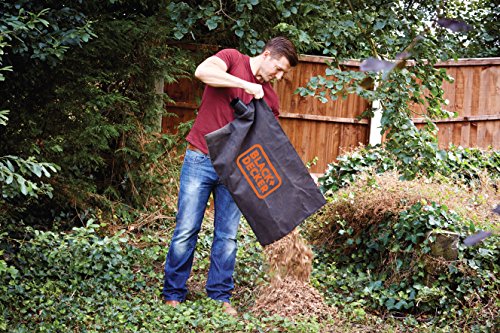 black-decker-gw2500w-qs-aspirador-soplador-triturador-2500w-310kmh-detalle-ambiente-2