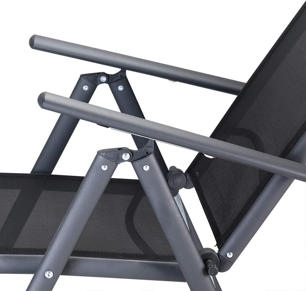 Detalle del reposabrazos de la silla del Conjunto de jardín Negro Juego de 4 sillas plegables de aluminio y 1 Mesa. Bern. Casaria