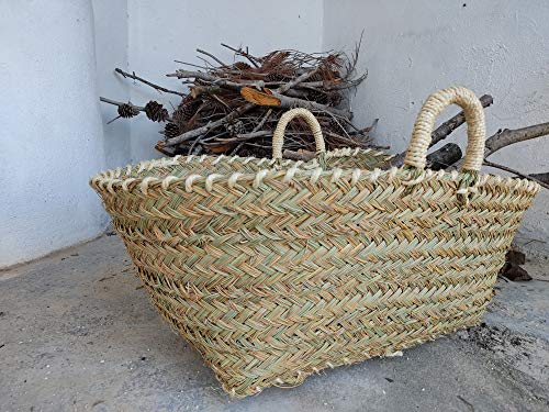 Guardando leña en exterior con Leñero de esparto forrado de arpillera, yute. REGALO: escobilla y aventador (60X43X28) 7149-Mediana. Hecho en España por Cesteria Aparici