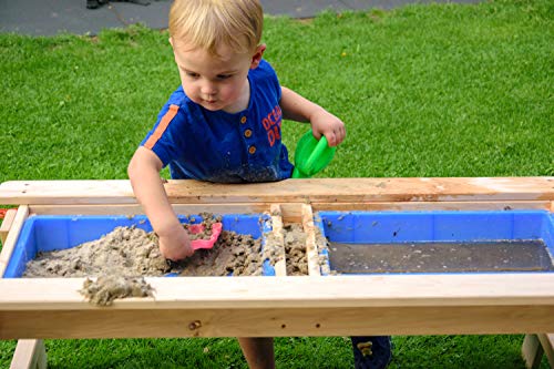 Niño jugando en jardín en la Mesa de picnic infantil con bancos corridos. 94361FSCe. Dobar