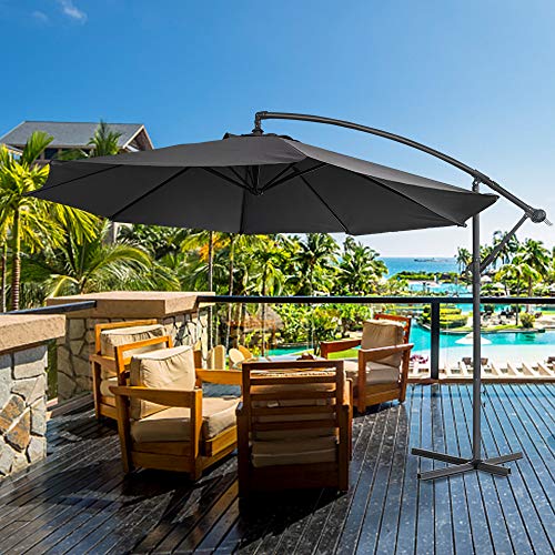 Ambiente en terraza con la Sombrilla excéntrica o Parasol con Mástil de Aluminio y 100% Poliester Ø 350cm Tela protección UV 40 + y Impermeable para Jardín o Terraza, Gris Oscuro. HENGMEI
