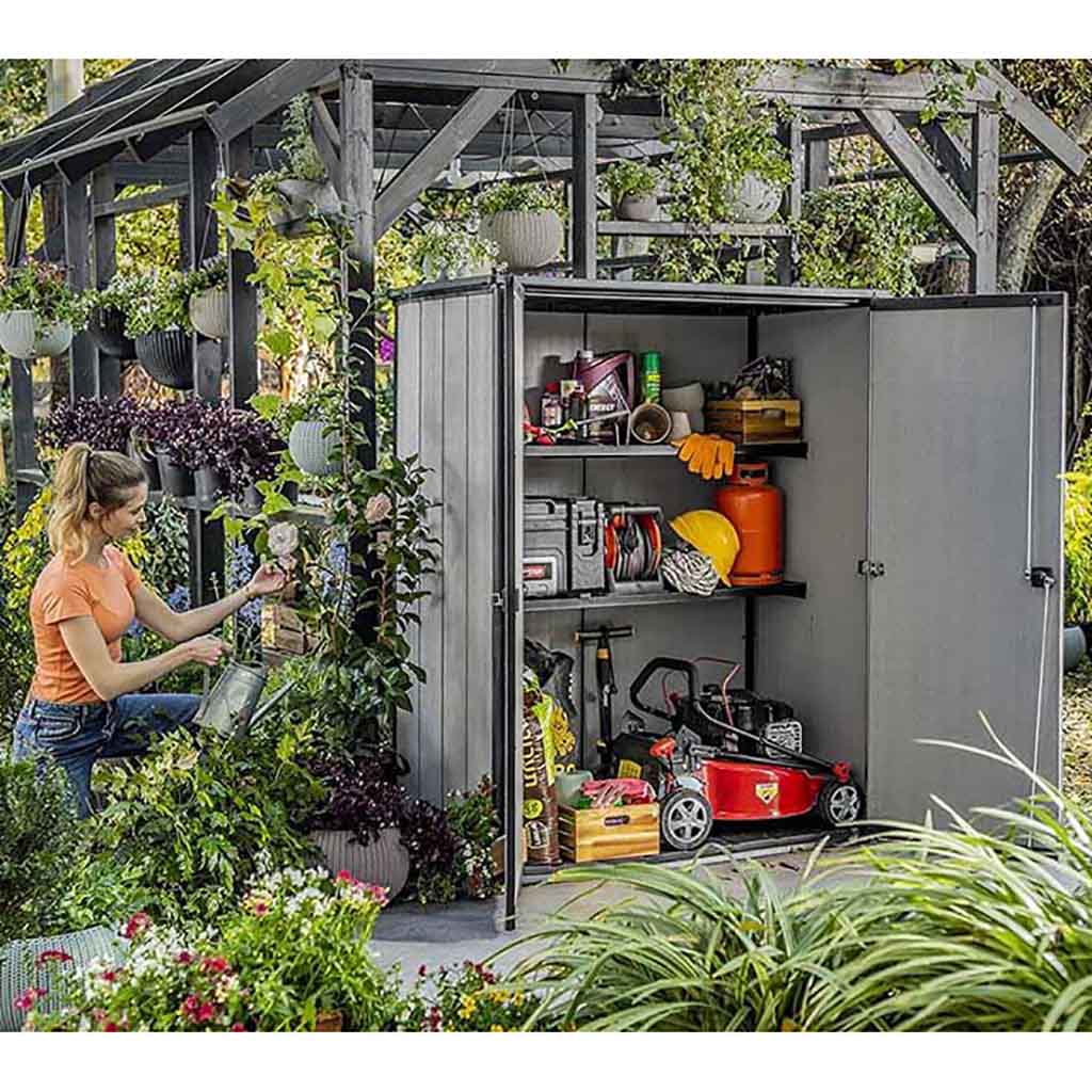 Cobertizo Armario Exterior, Gris. Duotech High Store Plus. Keter. Detalle ambiente gran capacidad interior