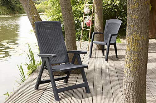 Vista en terraza con la Silla reclinable de jardín y exterior Montreal diseño de rattán, Color grafito. Keter