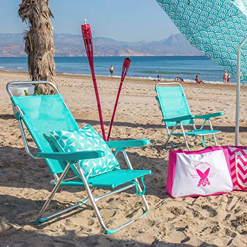 Ambiente de playa con Pack de 2 sillas de Playa Convertibles en Cama de Aluminio y textileno (Aguamarina). LOLAhome. Detalle ambiente en playa