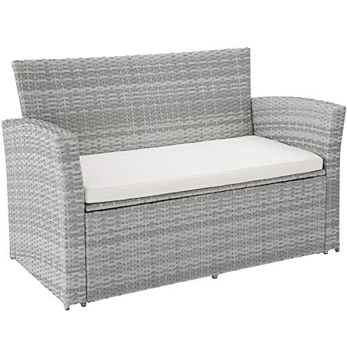 Conjunto de Ratán, 1 Sofá 2 Sillones con 2 Taburetes, 1 Mesa, Protección UV, Estructura de Acero, con Cojines Impermeables (Gris Claro. Detalle sofá doble. | No. 403718). 800719. TecTake