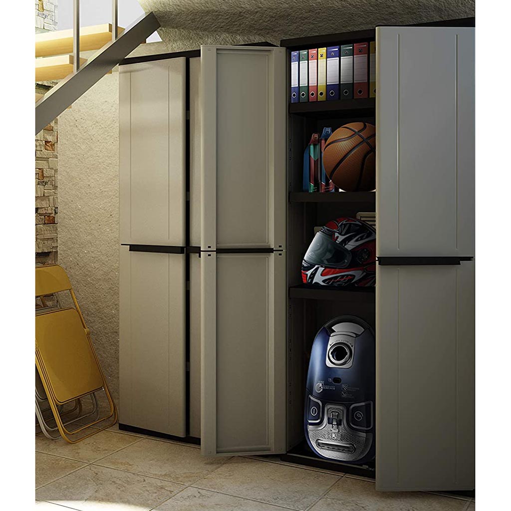 Armario Alto de 2 Puertas y 3 Estantes Internos, Gris/Negro, 68x37,5x163,5 cm. Terry, Jline 268. Detalle ambiente trastero o sótano