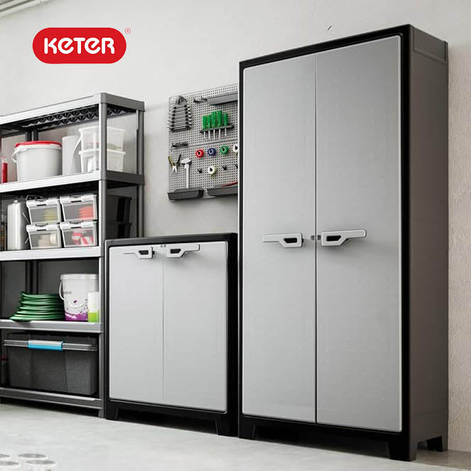 Armario alto y bajo Keter Titan en garaje o trastero