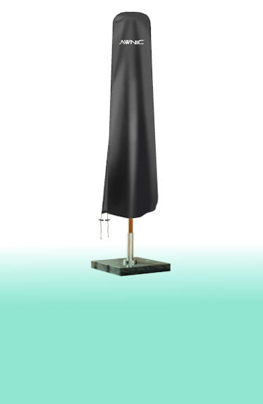 Funda de sombrilla de 3 m con tela impermeable Oxford color negro Awnic sobre fondo blanco y verde