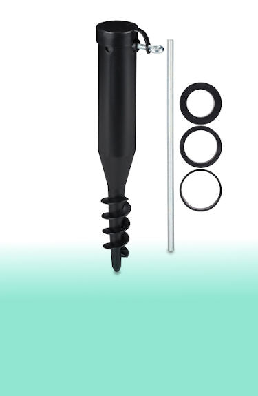 Pincho para sombrilla de playa tipo tornillo de plástico negro con traviesa de metal y 3 anillos de diámetro Relaxdays sobre fondo blanco y verde