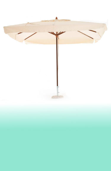 Lona de repuesto para sombrilla color crudo de 3x4 metros mostrada montada en una sombrilla sobre fondo blanco y degradado verde