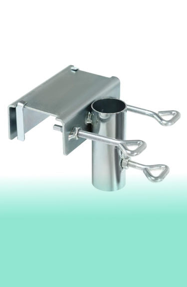 Soporte para sombrilla de terraza o mesa SGerste Basku sobre fondo blanco y verde