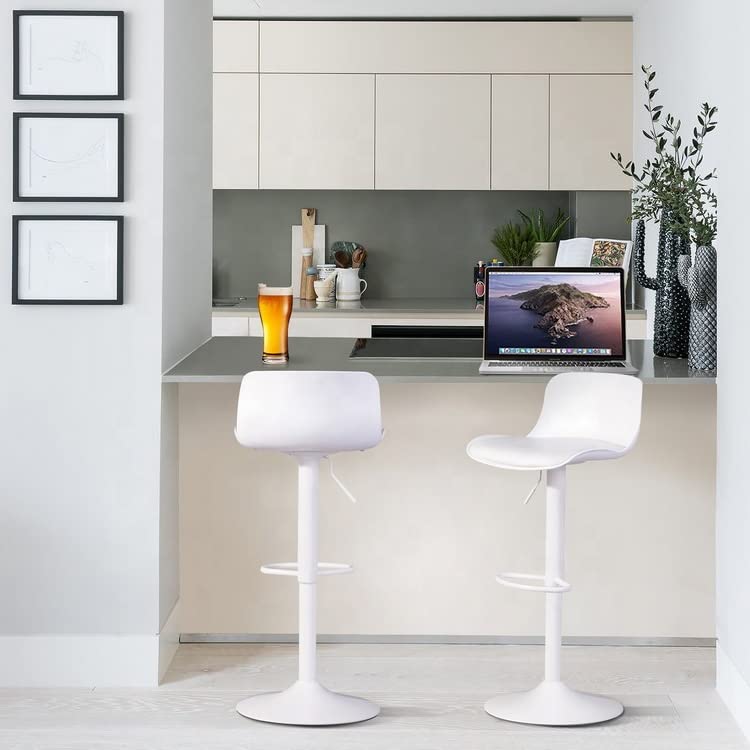 2 Taburetes de Bar con Altura Ajustable y rotación de 360°, diseño Moderno y ergonómico para Bar o Cocina, Blanco. Vista en cocina moderna. Younike