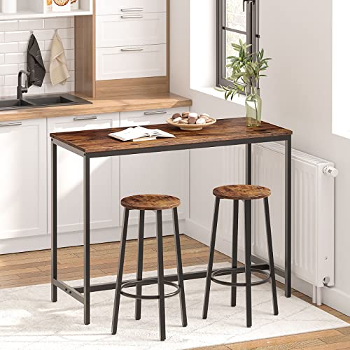 Vista general en cocina moderna de Juego de 2 Taburetes de Bar Redondos, Estilo Industrial, 30 x 62.5 cm (Diá. x Alto), Estructura Metálica, Patas Ajustables y Fácil Montaje EBF02BY01. HOOBRO 