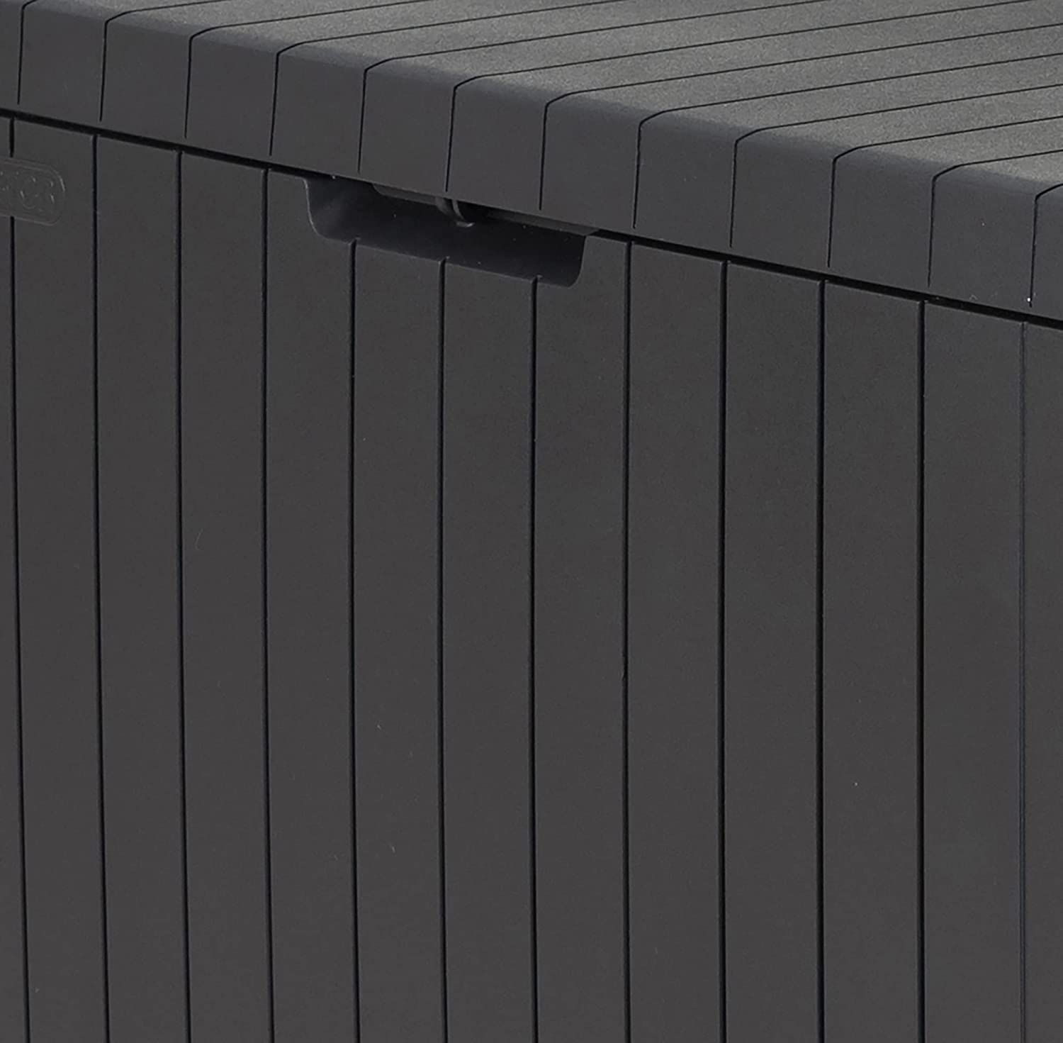 Arcón Efecto Madera City Box, 44 x 58 x 55 cm. Detalle tirador apertura. Kete