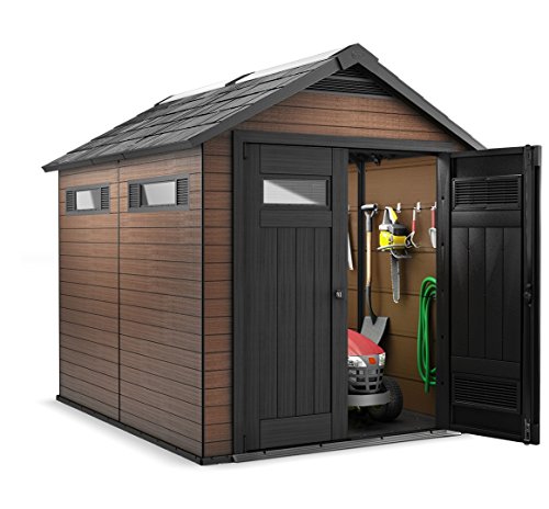 Caseta de jardín Exterior Fusion 287x229x252 cm Color marrón Keter con puerta abierta y artículos de jardinería Vista general sobre fondo blanco