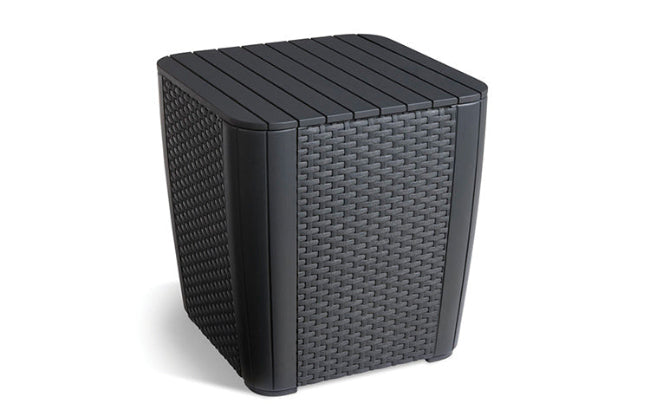 Conjunto de terraza o balcón Keter Iowa con 2 sillones y mesa Luzon en rattán, con cojines incluidos, Capuchino. Detalle mesa. Keter