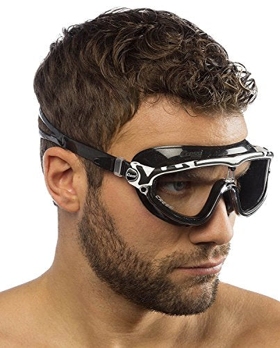 Gafas de Natación Anti-vaho, Unisex Adulto, Negro/Gris Lentes Ahumadas, Talla única. Modelo con gafas de lado. Skylight. Cressi