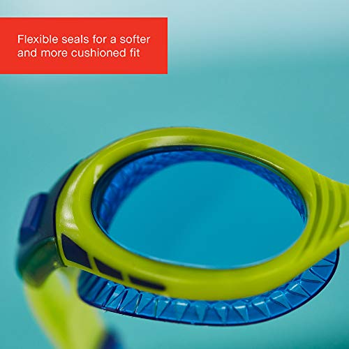 Detalle flexibilidad de Gafas de natación Unisex Juvenil. Futura Biofuse Flexiseal Junior. Speedo