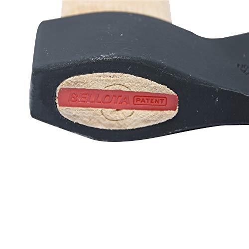 Detalle de Hacha Vizcaína con Mango de Madera. Hecha en España por Bellota