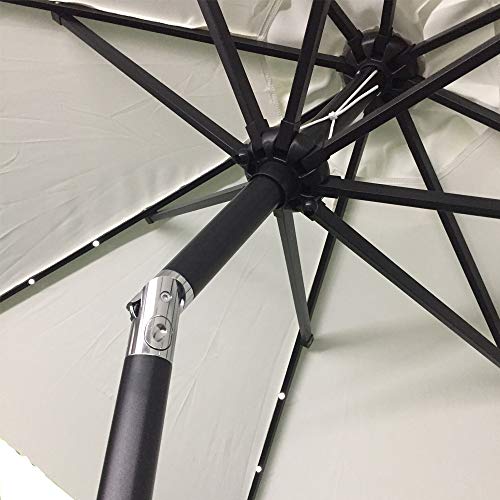 Detalle de estructura del Parasol de Aluminio Ø 300 cm con Luces LED solares inclinada gracias a su codo. HENGMEI