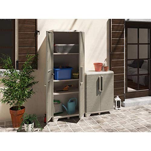 Armario Alto con 3 Baldas Wood Grain, color Beige con Puertas Textura Madera, 182 x 68 x 39 cm. Detalle en patio exterior. Keter | maxjardin