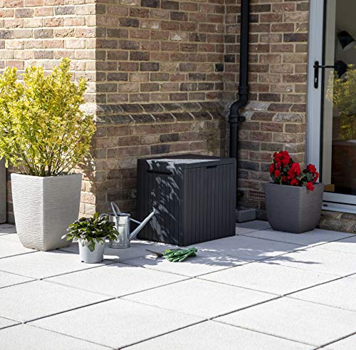 Keter City Box Arcón, Efecto Madera, 44 x 58 x 55 cm en patio exterior