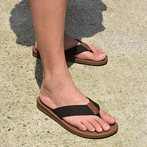Chanclas para Hombre para Verano en Playa o Piscina muy Comodas de Goma. Vista general con modelo. KuaiLu