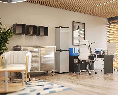 Ambiente de despacho con el Armario alto y estrecho con 3 baldas Gris, 34 x 39,5 x 168 cm. 7813C04. Mongardi