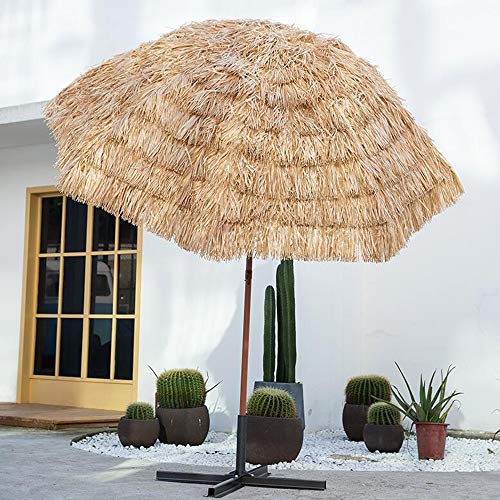 Vista reclinada en el patio con la Sombrilla hawaiana con flecos de Paja de Hula de 2,1 m de diámetro, reclinable Redonda Color Natural. ZMLQ. PARASOL