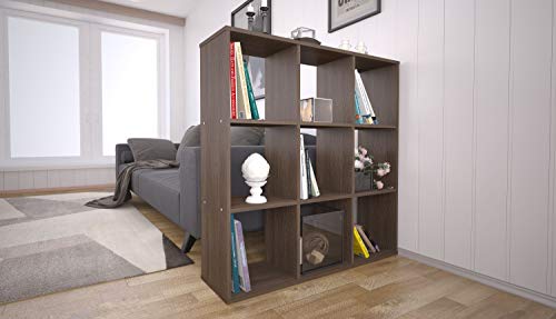 Vista en ambiente con el Separador de ambientes estantería color Roble 9 Compartimentos. Polini Home