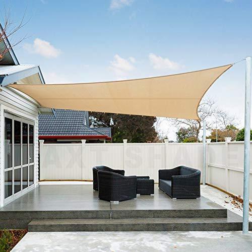 Bonita terraza con la refrescante sombra del toldo Vela de Sombra Cuadrada 2x2 m, Toldo con protección 95% UV, Impermeable, Color Arena. AXT SHADE