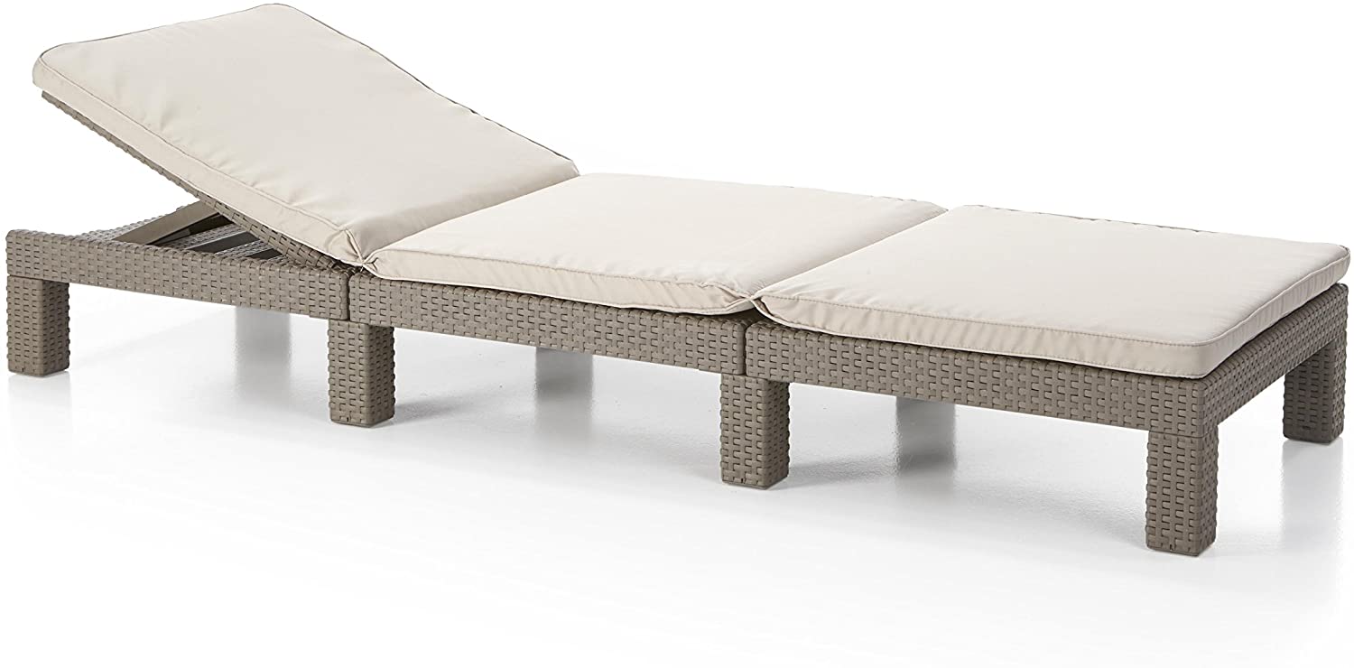 Respaldo reclinable de la Tumbona keter Daytona para jardín color capuchino y cojines beige