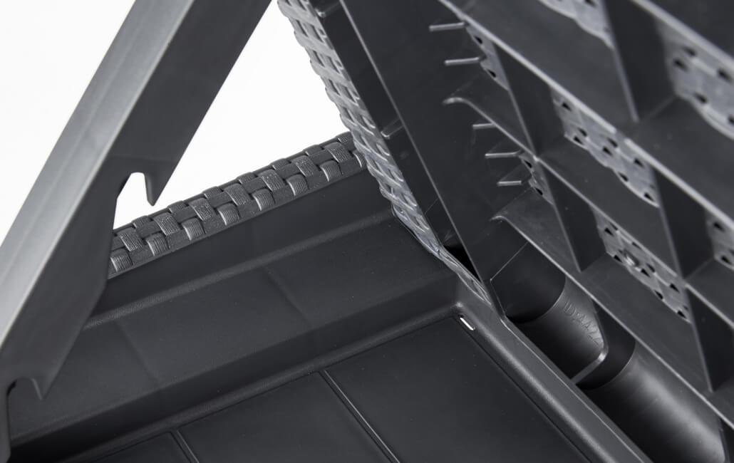 Tumbona keter Jaipur color grafito. Detalle ajuste de posiciones