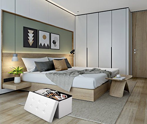 Detalle en ambiente de habitación del baúl Reposapiés Plegable con Caja de Almacenaje Acolchada tapizado en Piel Sintética hasta 300 kg, 76 x 37,5 x 38 cm, Blanco, SH16ws. # 836. WOLTU®